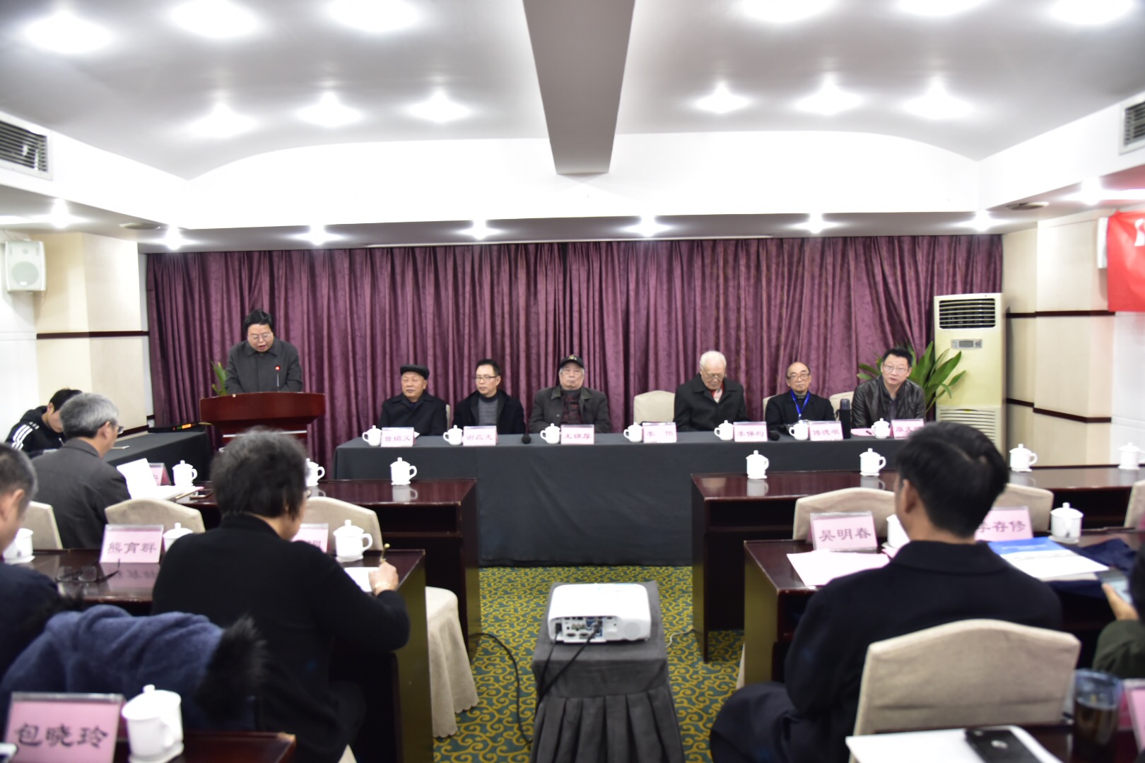 冰球突破mg正规官网院长 李怡教授.jpg